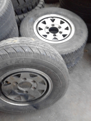 ขายล้อแม๊ก พร้อมยาง  ขอบ14  ขนาด  6 รู จำนวน 4 วง  TEL.081-427-3941