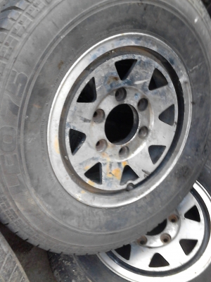 ขายล้อแม๊ก พร้อมยาง  ขอบ14  ขนาด  6 รู จำนวน 4 วง  TEL.081-427-3941