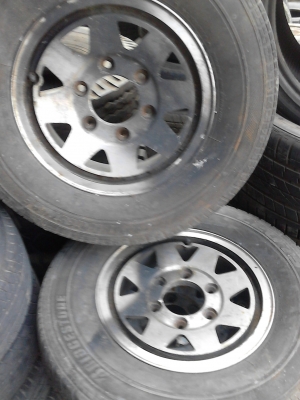 ขายล้อแม๊ก พร้อมยาง  ขอบ14  ขนาด  6 รู จำนวน 4 วง  TEL.081-427-3941