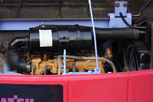 ขายแม็คโค นำเข้าจากญี่ปุ่น ไม่เคยผ่านการใช้งานในไทย ติดต่อ 086-775-7900, 086-324-1992