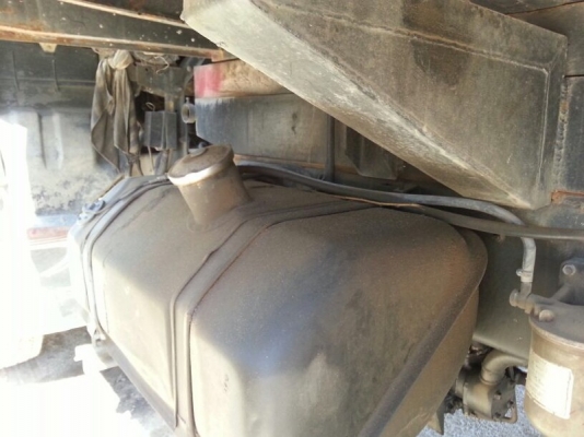 รถฮีโน่  6  ล้อดั้ม 195  แรงม้า.  สนใจติดต่อ  081 - 6079515