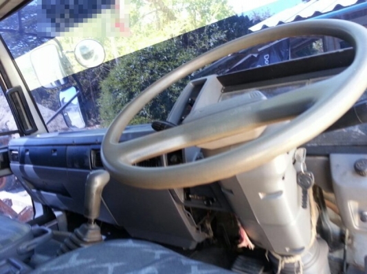 รถฮีโน่  6  ล้อดั้ม 195  แรงม้า.  สนใจติดต่อ  081 - 6079515