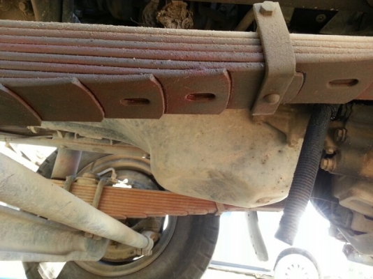 รถฮีโน่  6  ล้อดั้ม 195  แรงม้า.  สนใจติดต่อ  081 - 6079515