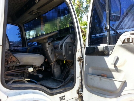 รถฮีโน่  6  ล้อดั้ม 195  แรงม้า.  สนใจติดต่อ  081 - 6079515