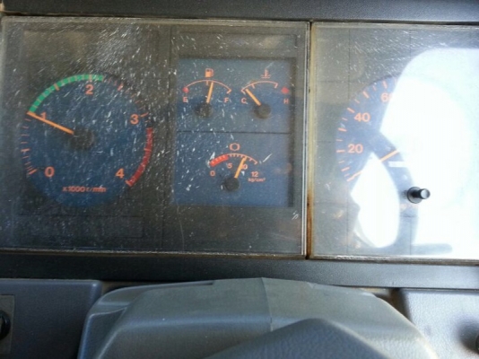 รถฮีโน่  6  ล้อดั้ม 195  แรงม้า.  สนใจติดต่อ  081 - 6079515