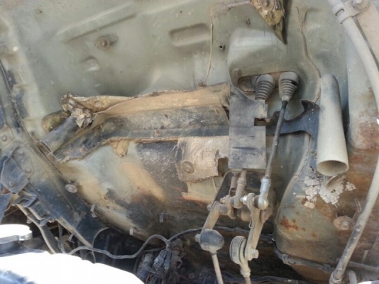 รถฮีโน่  6  ล้อดั้ม 195  แรงม้า.  สนใจติดต่อ  081 - 6079515