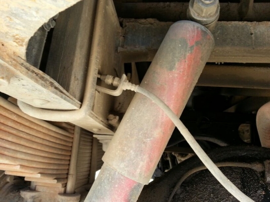 รถฮีโน่  6  ล้อดั้ม 195  แรงม้า.  สนใจติดต่อ  081 - 6079515