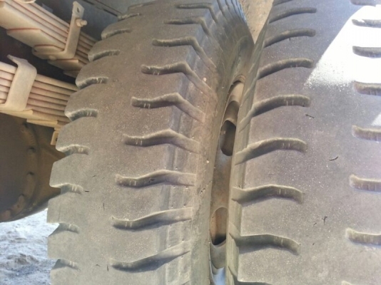 รถฮีโน่  6  ล้อดั้ม 195  แรงม้า.  สนใจติดต่อ  081 - 6079515