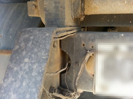 รถฮีโน่  6  ล้อดั้ม 195  แรงม้า.  สนใจติดต่อ  081 - 6079515