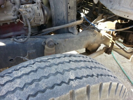 รถฮีโน่  6  ล้อดั้ม 195  แรงม้า.  สนใจติดต่อ  081 - 6079515