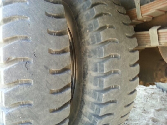 รถฮีโน่  6  ล้อดั้ม 195  แรงม้า.  สนใจติดต่อ  081 - 6079515