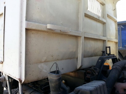 รถฮีโน่  6  ล้อดั้ม 195  แรงม้า.  สนใจติดต่อ  081 - 6079515