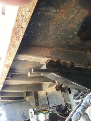 รถฮีโน่  6  ล้อดั้ม 195  แรงม้า.  สนใจติดต่อ  081 - 6079515