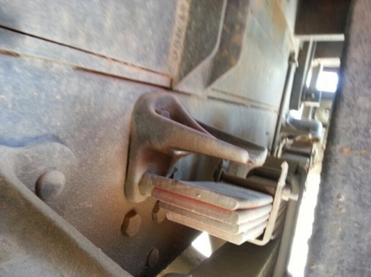 รถฮีโน่  6  ล้อดั้ม 195  แรงม้า.  สนใจติดต่อ  081 - 6079515