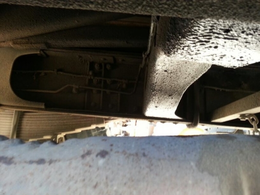 รถฮีโน่  6  ล้อดั้ม 195  แรงม้า.  สนใจติดต่อ  081 - 6079515