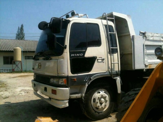 รถฮีโน่  6  ล้อดั้ม 195  แรงม้า.  สนใจติดต่อ  081 - 6079515