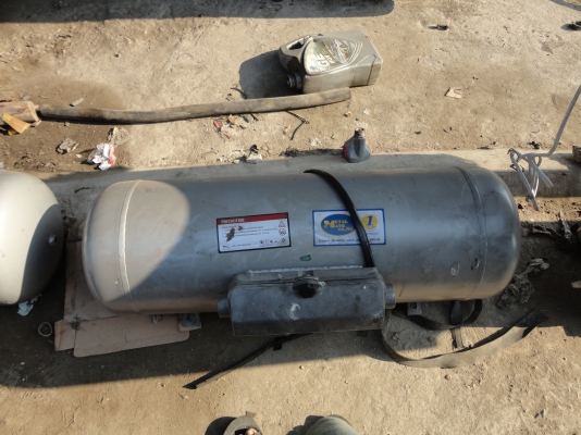 ขายถังแก๊ส75ลิตรพร้อมสายเติมแก๊สเติมถัง ราคา2000 บาท