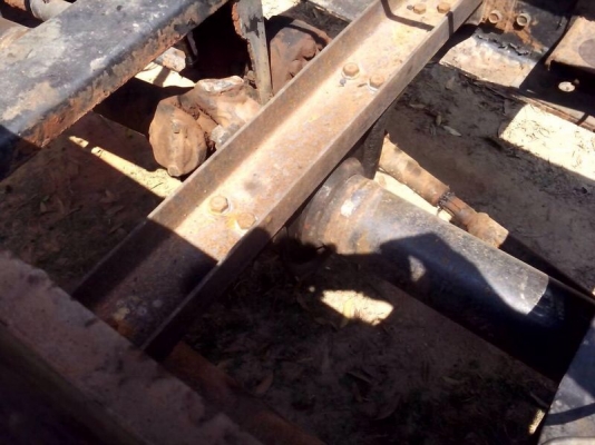 รถฮีโน่ 10 ล้อดั้ม FM3H  เปลื่ยนเครื่อง 210 แรงม้า.  สนใจติ ดต่อ 081 - 6079515