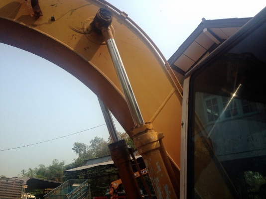 **520,000 บ.ต่อรอง**ขาย แบคโฮ komatsu pc120-5 เครื่องแคนเตอร์ 4d31 ปั้มเดิม เอวดีทำงานดี ช่วงล่าง70\% โซ่ บูท ใบแทรก ดี บอดี้สวยบูมอาร์มไม่มีปะ พร้อมใช้ พร้อมลุยงาน เอกสารสัญญาซื้อขาย ราคาต่อรองได้เด้อ พี่น้องครับ