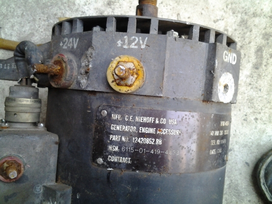 ขายไดชาร์จลูกใหญ่ครับ มีหลายลูก ขายลูกละ 1500บาทครับ