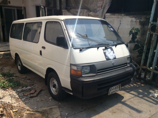 120,000 บาท ขายรถตู้ Toyota ปี 95