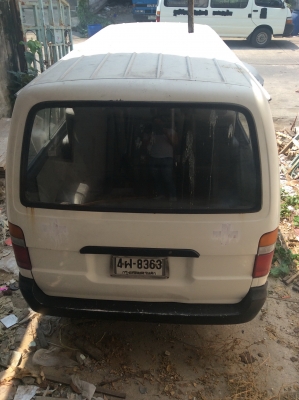 120,000 บาท ขายรถตู้ Toyota ปี 95