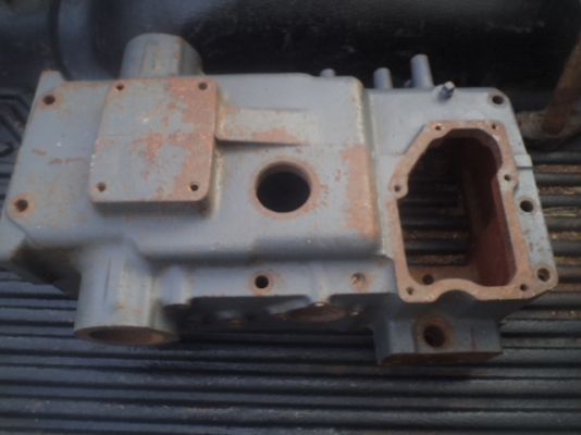 ขายฝาไฮดรอลิก Kubota m8030 ราคา 1000 ถูก ๆไว้ทำเป็นอะไหล่