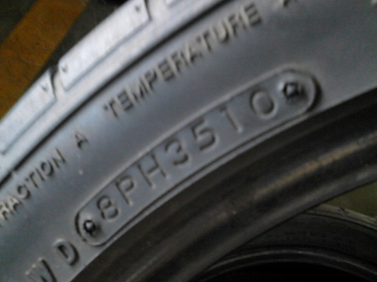 NITTO EXTREM ZR 265/35ZR18 มี 2 เส้น TEL.081-427-3941 NITTO EXTREM ZR 265/35ZR18 มี 2 เส้น TEL.081-427-3941