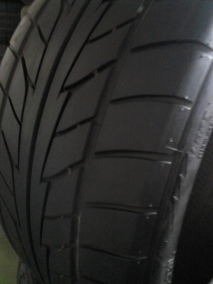 NITTO EXTREM ZR 265/35ZR18 มี 2 เส้น TEL.081-427-3941 NITTO EXTREM ZR 265/35ZR18 มี 2 เส้น TEL.081-427-3941