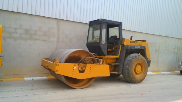 ฺรถบด BOMAG BW213 d รถสวย มีทะเบียนครบ