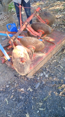 รถไถ KUBOTA L2605 dt ขับ 4Wd อุปกรณ์แถมฟรี มีใบดันหน้า จอบหมุน ตัดหญ้า และผาน ๓ ลดราคาพิเศษเหลือ 165,000 บาท.