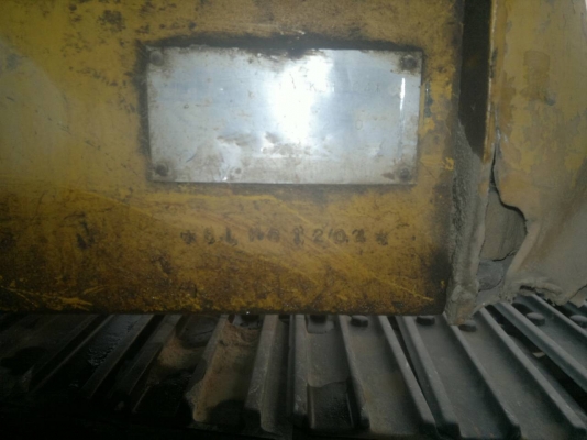 ขายรถแบ็คโฮ CAT 320 V.1 ไฟฟ้าตัดเครื่องปั๊มเดิม พร้อมลายหัวเจาะ  เอกสารเล่มทะเบียน