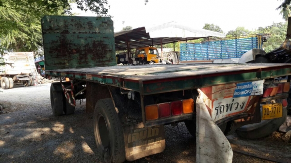 หางพ่วงพื้นเรียบ