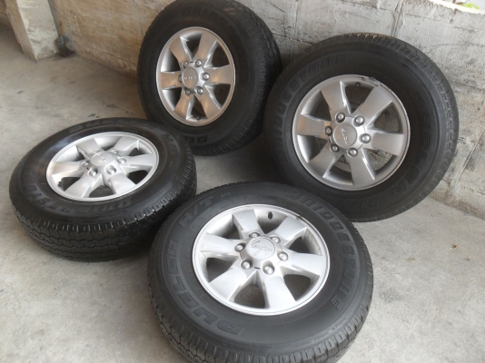 ล้อแม็ก 16นิ้ว6รู อีซูซุ ยาง 245/70R16ปี10 สวยๆ 4 ล้อ ราคา 6900
