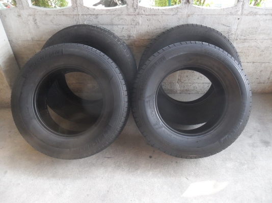 ยาง MICHELIN 265/65R17 ปี10 สวยๆ 4 เส้น ราคา 3800 บาท