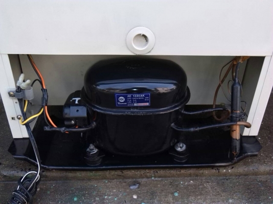 **** ขายตู้เย็นเล็ก (หายาก) ****