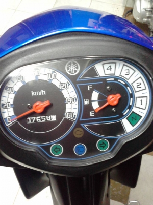 รุ่นใหม่ล่าสุด Yamaha Spark 115i รุ่นใหม่ล่าสุด (สตาร์ทมือ) ปี 2556 สวยมากอย่างจับใจ