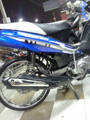 รุ่นใหม่ล่าสุด Yamaha Spark 115i รุ่นใหม่ล่าสุด (สตาร์ทมือ) ปี 2556 สวยมากอย่างจับใจ