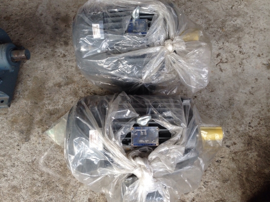 ขายมอเตอร์ TECO 10 HP. 380 V 1450 RPM. ของใหม่ ไม่เคยใช้งาน มี 2 ตัว ครับ