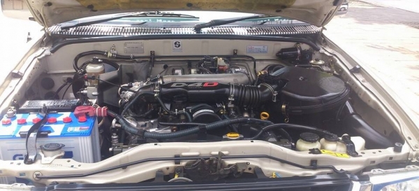 TOYOTA-HILUX TIGER-MEGACAB3.0 TURBRO2002