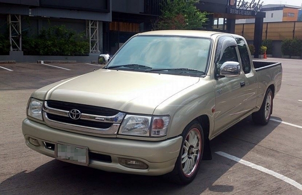 TOYOTA-HILUX TIGER-MEGACAB3.0 TURBRO2002