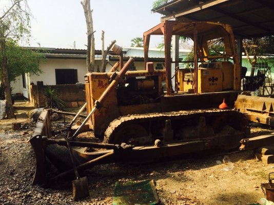 ขายด่วนแทรกเตอร์ komatsu. D50 A -15 ครับ