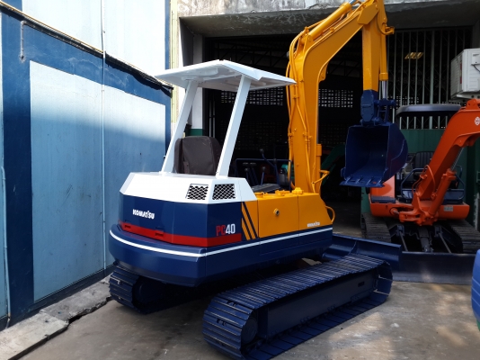 ขาย รถขุด KOMATSU รุ่น PC40-5- แทร็กเหล็ก มือสองญี่ปุ่น