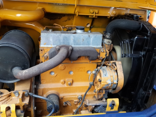 ขาย รถขุด KOMATSU รุ่น PC40-5- แทร็กเหล็ก มือสองญี่ปุ่น