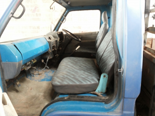 6 ล้อ ISUZU  NPR59P  เครื่อง 4BD1 ฝาดำ พวงมาลัยเพาเวอร์