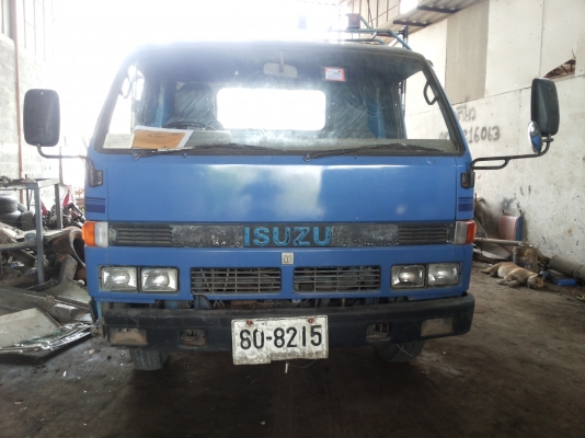 6 ล้อ ISUZU  NPR59P  เครื่อง 4BD1 ฝาดำ พวงมาลัยเพาเวอร์
