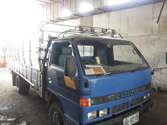 6 ล้อ ISUZU  NPR59P  เครื่อง 4BD1 ฝาดำ พวงมาลัยเพาเวอร์