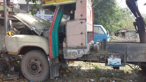 10ล้อหน้ายาวดัมพ์พร้อมใช้งาน 10ล้อหน้ายาวดัมพ์พร้อมใช้งาน