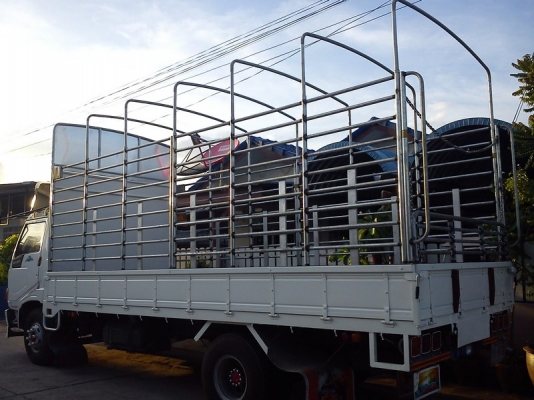 รถรับจ้างขนส่งสินค้า หกล้อ HINO กระบะคอกสูง  ยาว 5.5 ม.