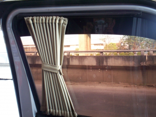 ชุดผ้าม่านรถตู้โตโยต้าคอมมูเตอร์(ไอ้โม่ง)รอบคันทั้งชุดสีครีมพร้อมรางคู่ ถอดออกจะเปลี่ยนสีใหม่ครับ0890671028 ชุดผ้าม่านรถตู้โตโยต้าคอมมูเตอร์(ไอ้โม่ง)รอบคันทั้งชุดสีครีมพร้อมรางคู่ ถอดออกจะเปลี่ยนสีใหม่ครับ0890671028